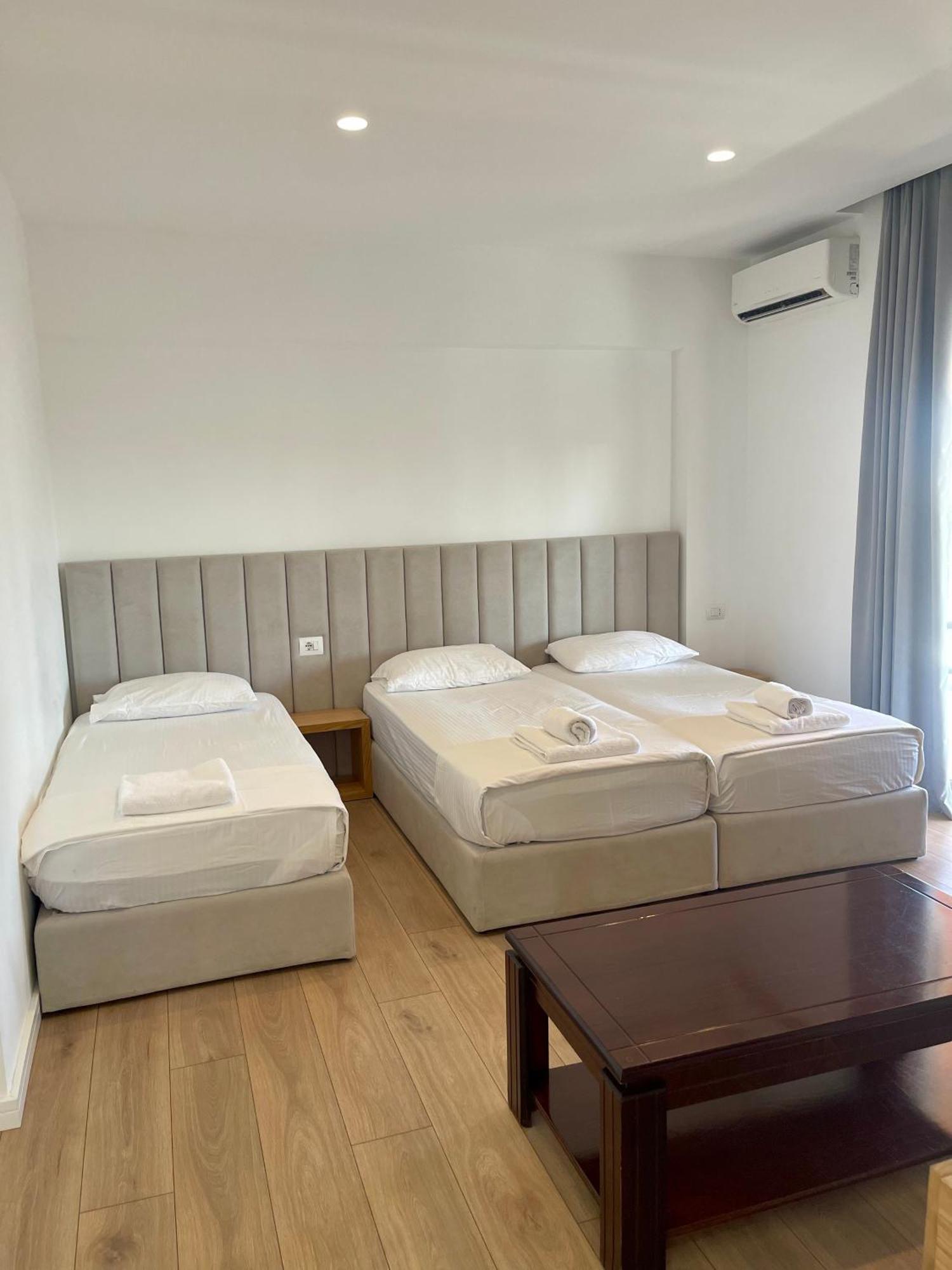 Hotel Aulona Sarande Exterior photo