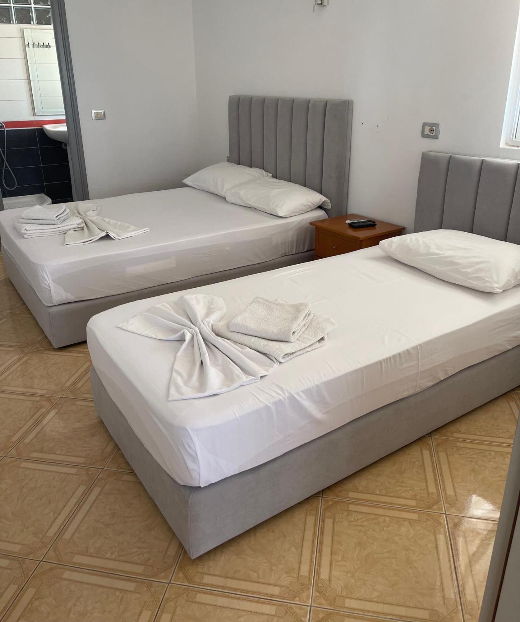 Hotel Aulona Sarande Exterior photo