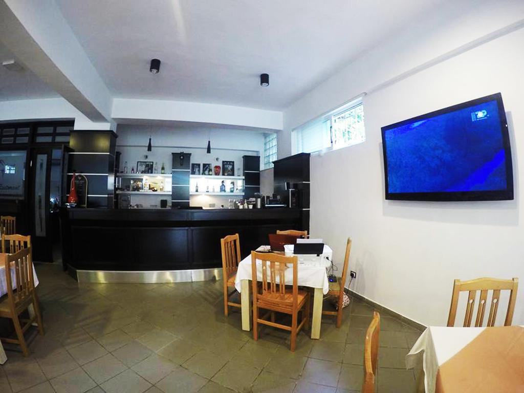 Hotel Aulona Sarande Exterior photo